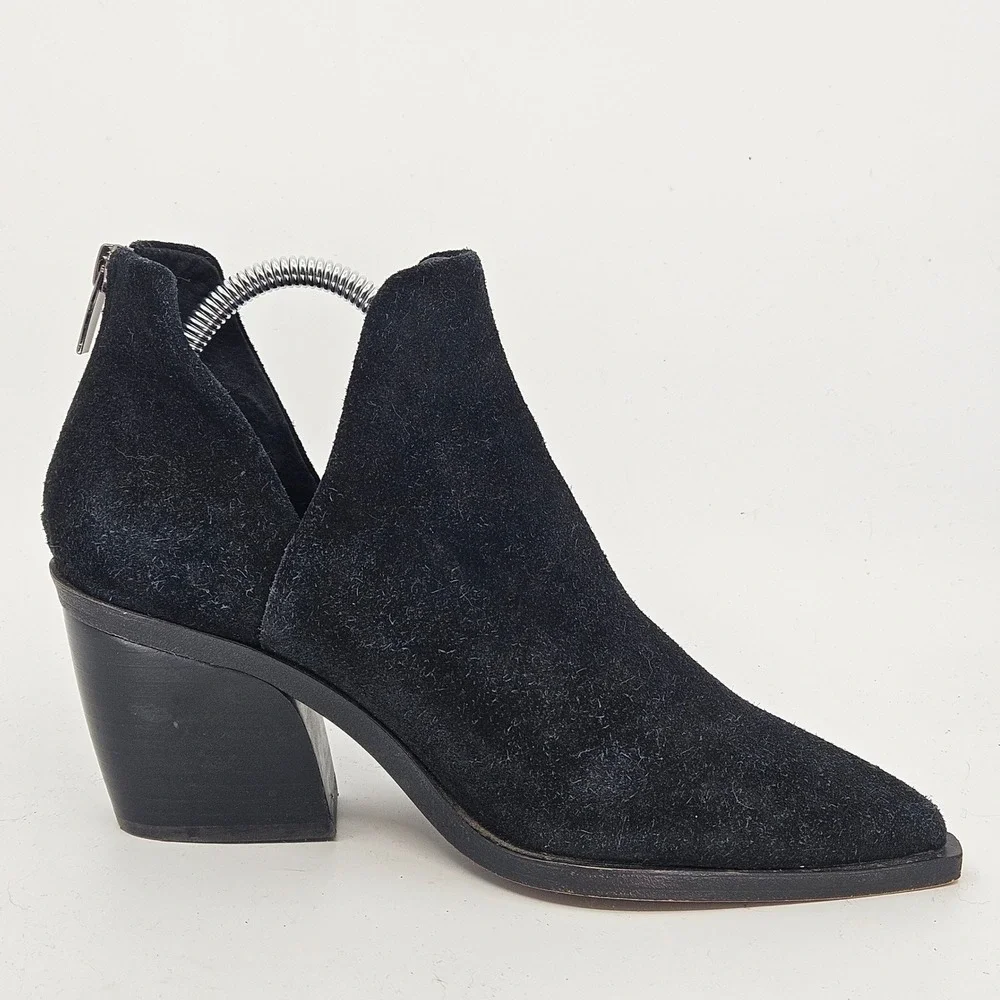 Vince Camuto Bibestie Black Suede Cutout Ankle Boots Block Heel Rear Zip Size 8M